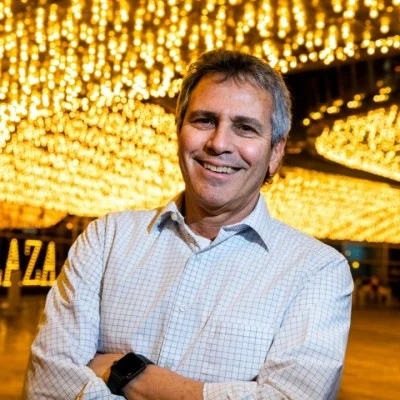 Howard Stutz